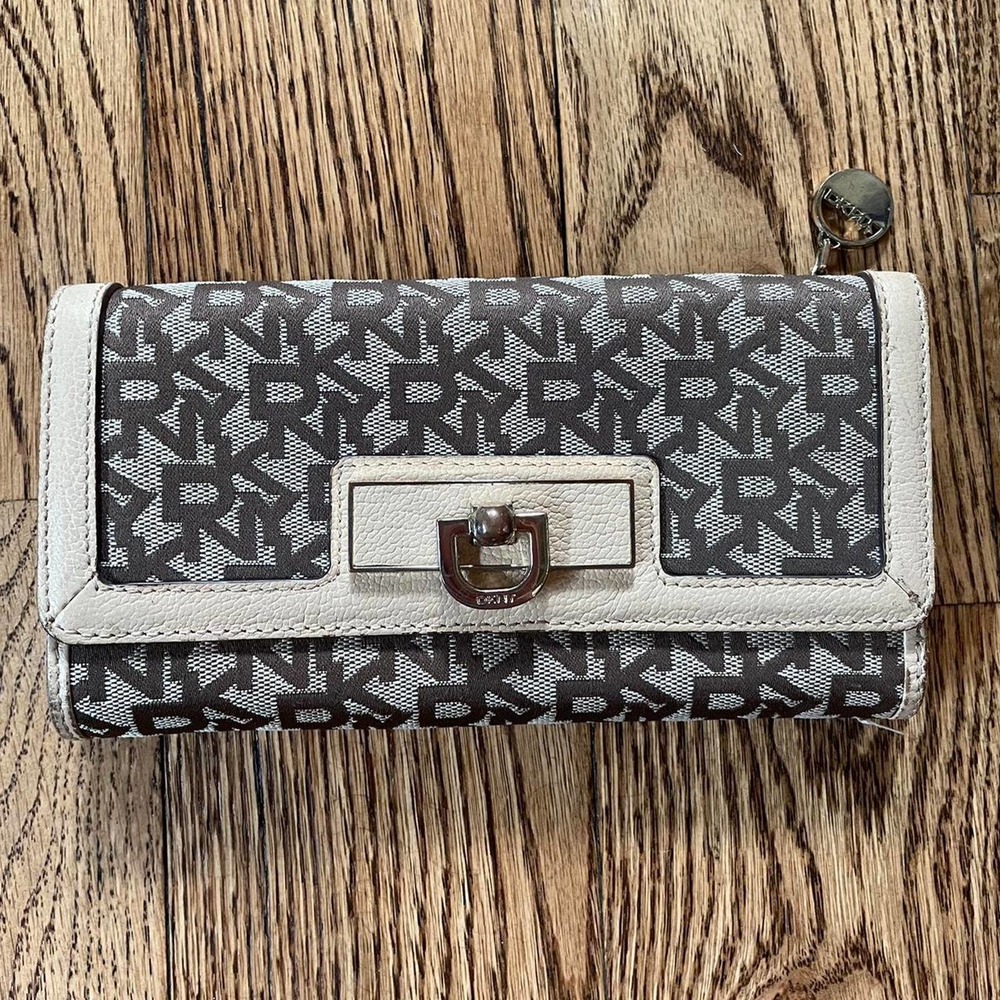 Vintage y2k dkny large wallet